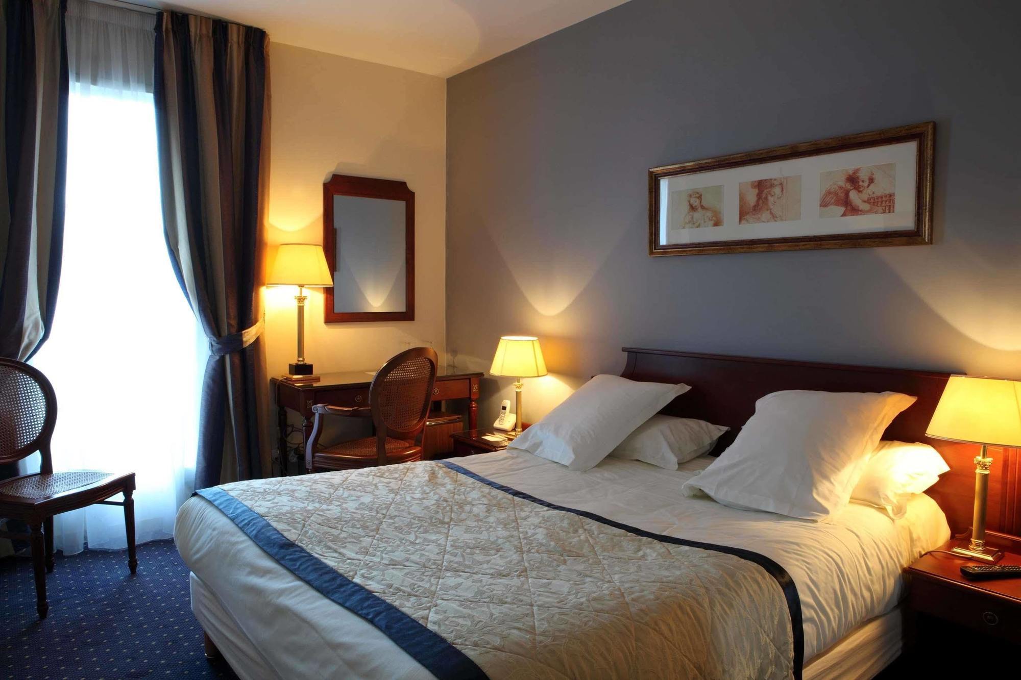 Amiral Hotel Paris Exterior photo