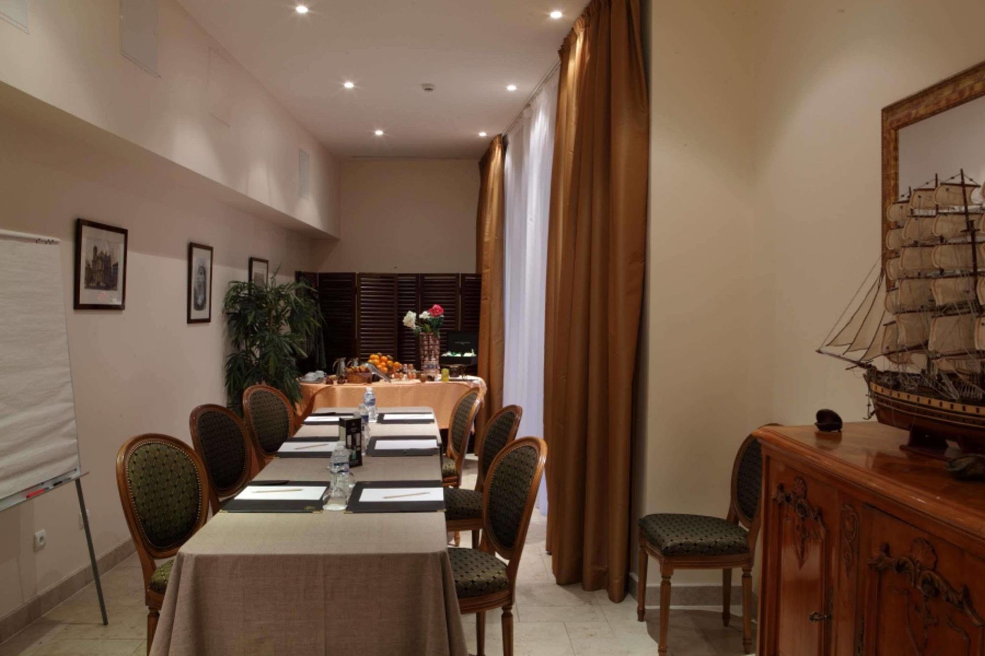 Amiral Hotel Paris Exterior photo